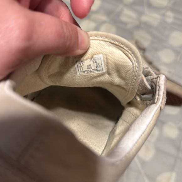 Vans - Picture 5 of 6